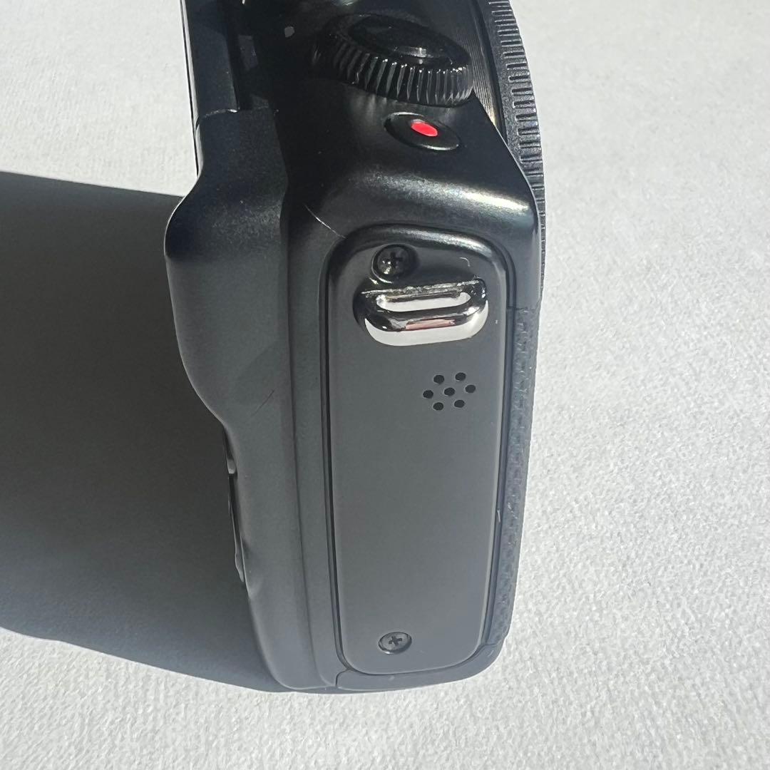 Canon EOS M100 レンズキット＋単焦点レンズ付き