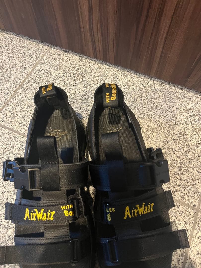 ぱ*ん様 Dr.Martens PEARSON マルチストラップサンダル ブラッ