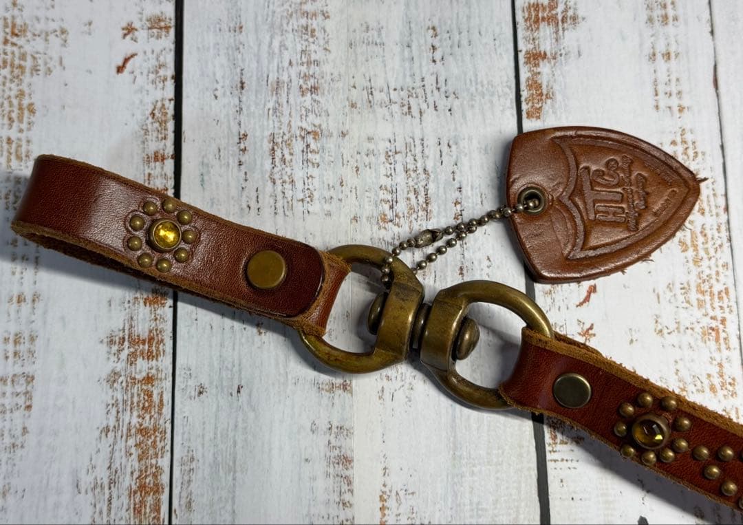 HTC ウォレットコード ストーン スタッズ ライトブラウン Ring