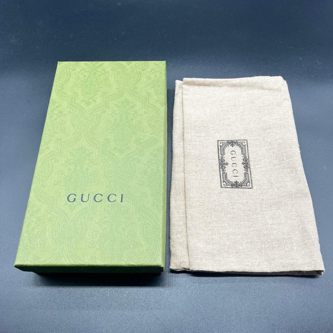 ゆぅ様 現行/付属品有✨グッチ 長財布 ラウンドファスナー マーモント 白