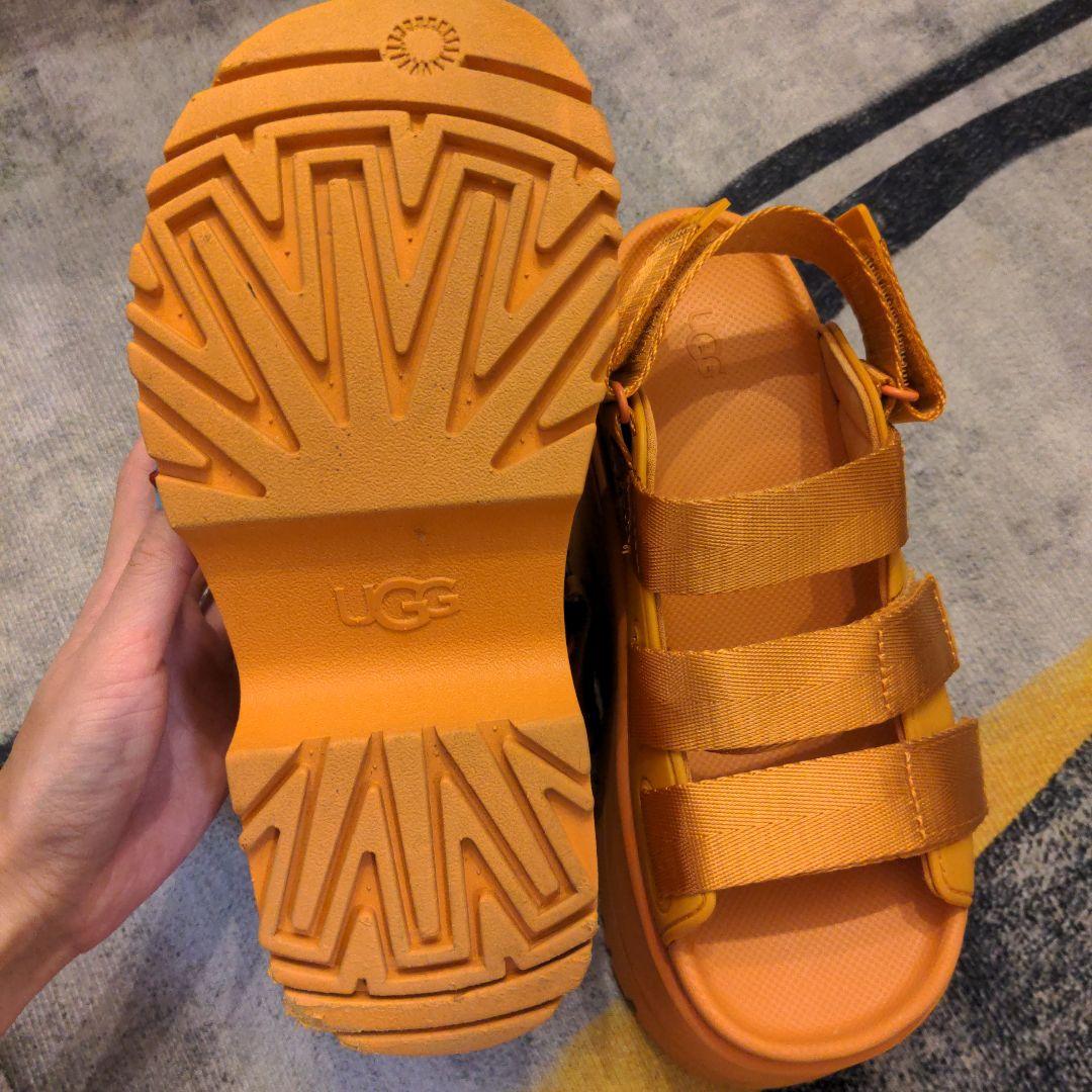今季限定値下げ！UGG★オレンジ スポーツサンダル 厚底