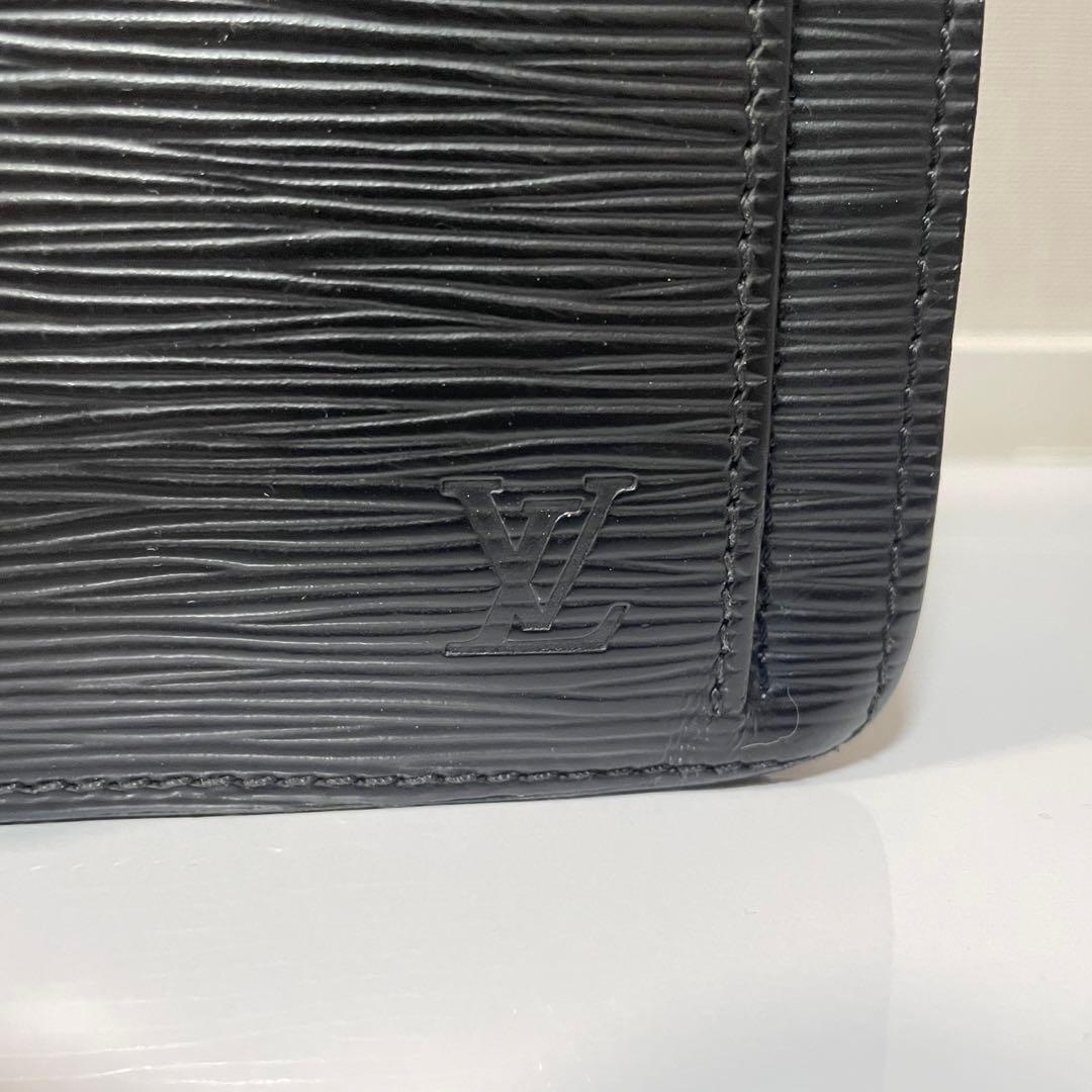 【あんしん鑑定】ルイ・ヴィトン　エピ　セカンドバッグ　黒　ブラック