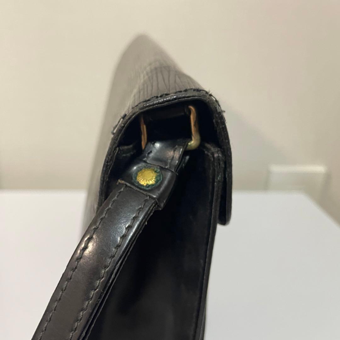 【あんしん鑑定】ルイ・ヴィトン　エピ　セカンドバッグ　黒　ブラック