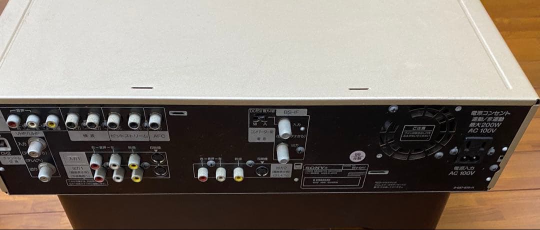 SONY MINI DV/SVHS ビデオデッキ　ＷＶ－ＤＲ7 （ジャンク）