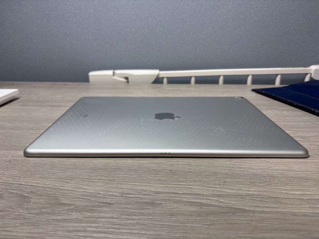 iPad Pro 12.9インチ（第2世代 ） 256GB　A1670