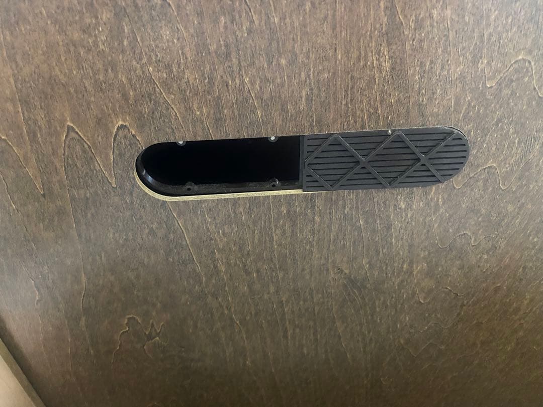 ヨシページです。 ブラウン木製キャビネット・サイドボード　カリモク