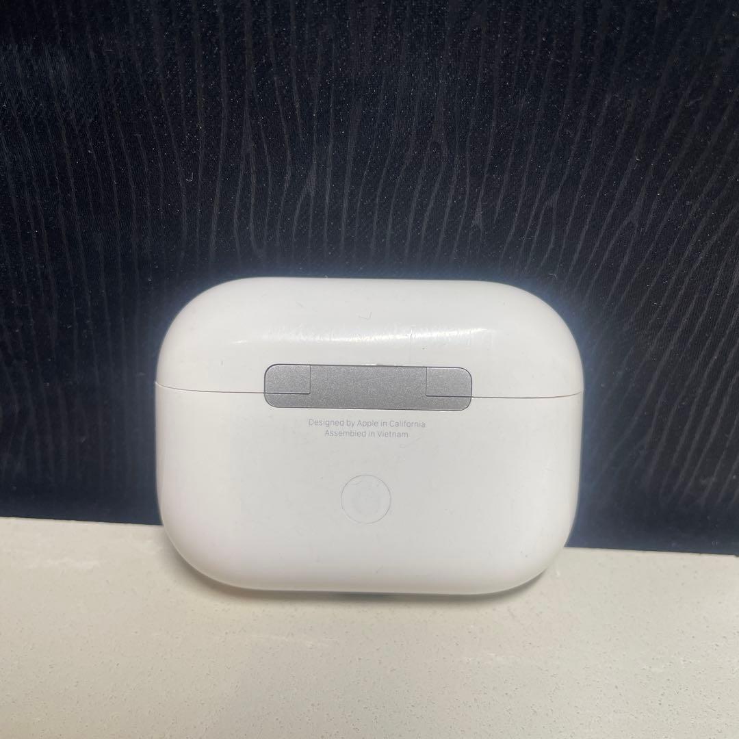 Apple AirPods Pro 2(Lightningケーブル+チップ付)
