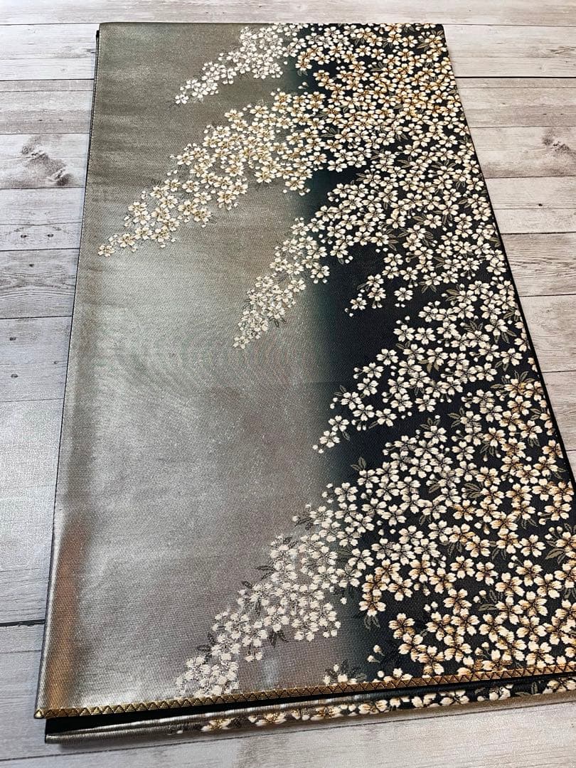 逸品＊正絹 六通柄袋帯 桜舞文様 金銀糸 バイカラー 引箔 美品