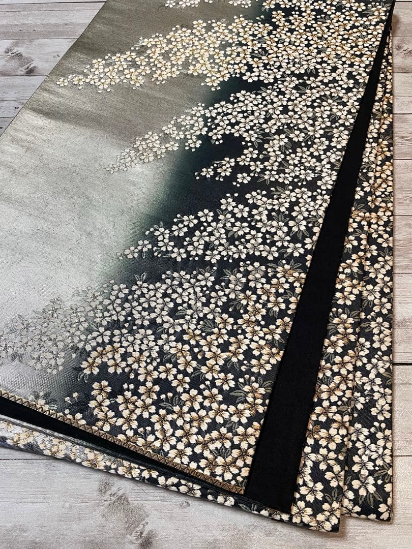 逸品＊正絹 六通柄袋帯 桜舞文様 金銀糸 バイカラー 引箔 美品