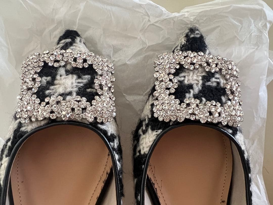 OHGA ビジューベルト付きフラットシューズ