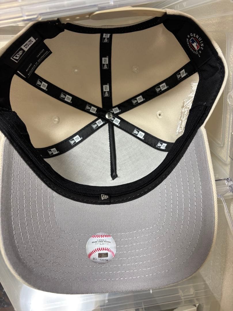 LA ニューエラ ドジャース 逆ロゴ ベージュ