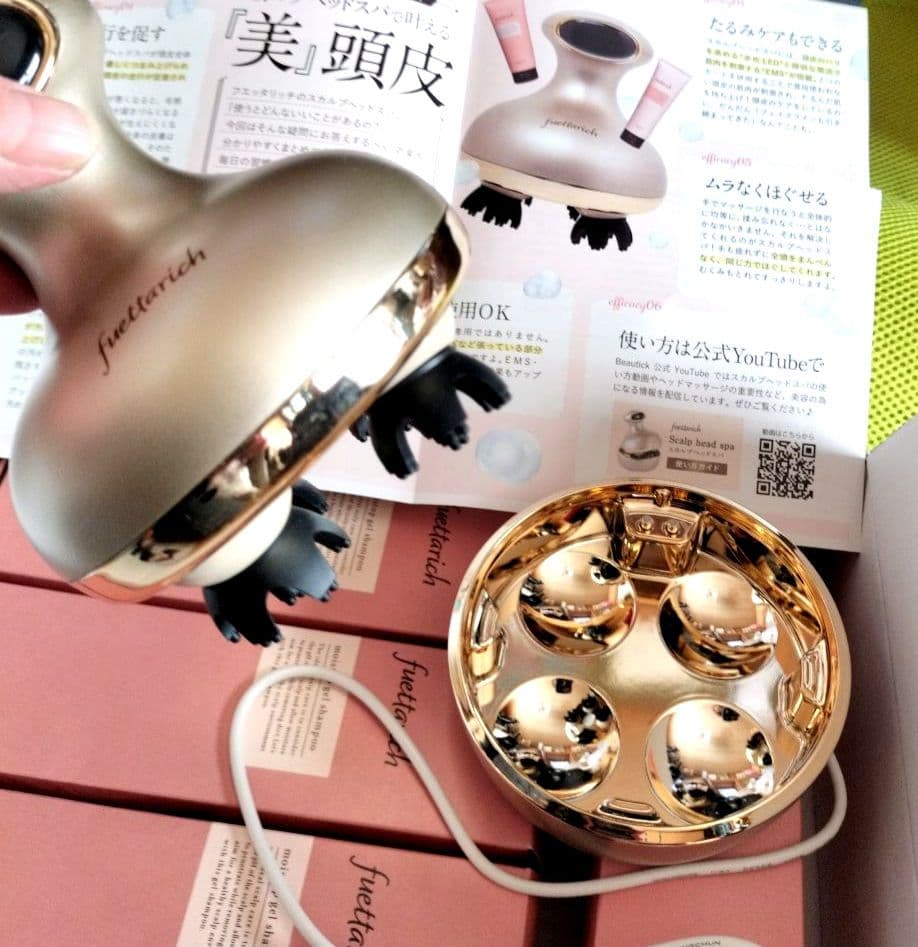 #値下げ【美品】fuettarich 美顔器 ゴールド