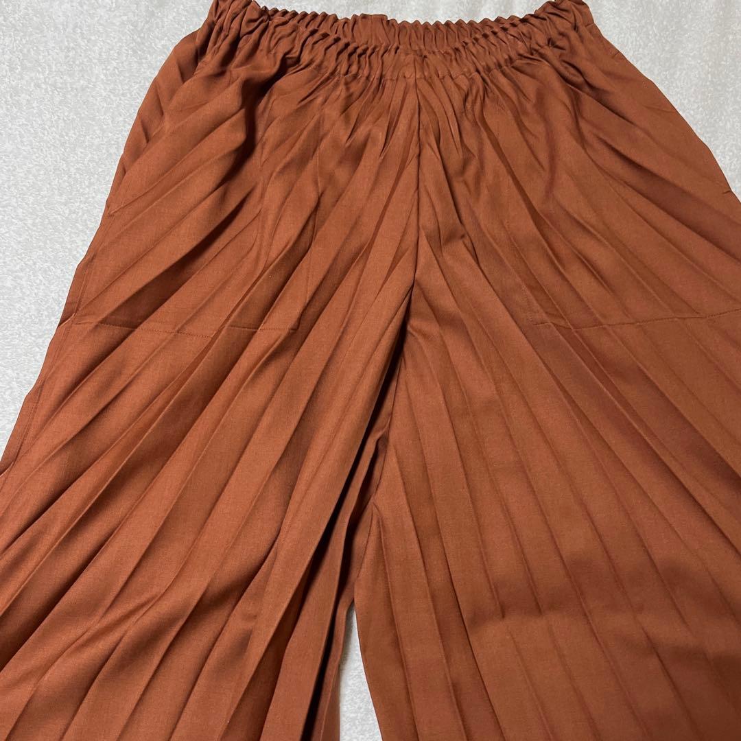 美品　me ISSEY MIYAKEプリーツパンツ　クロップド　ワイド