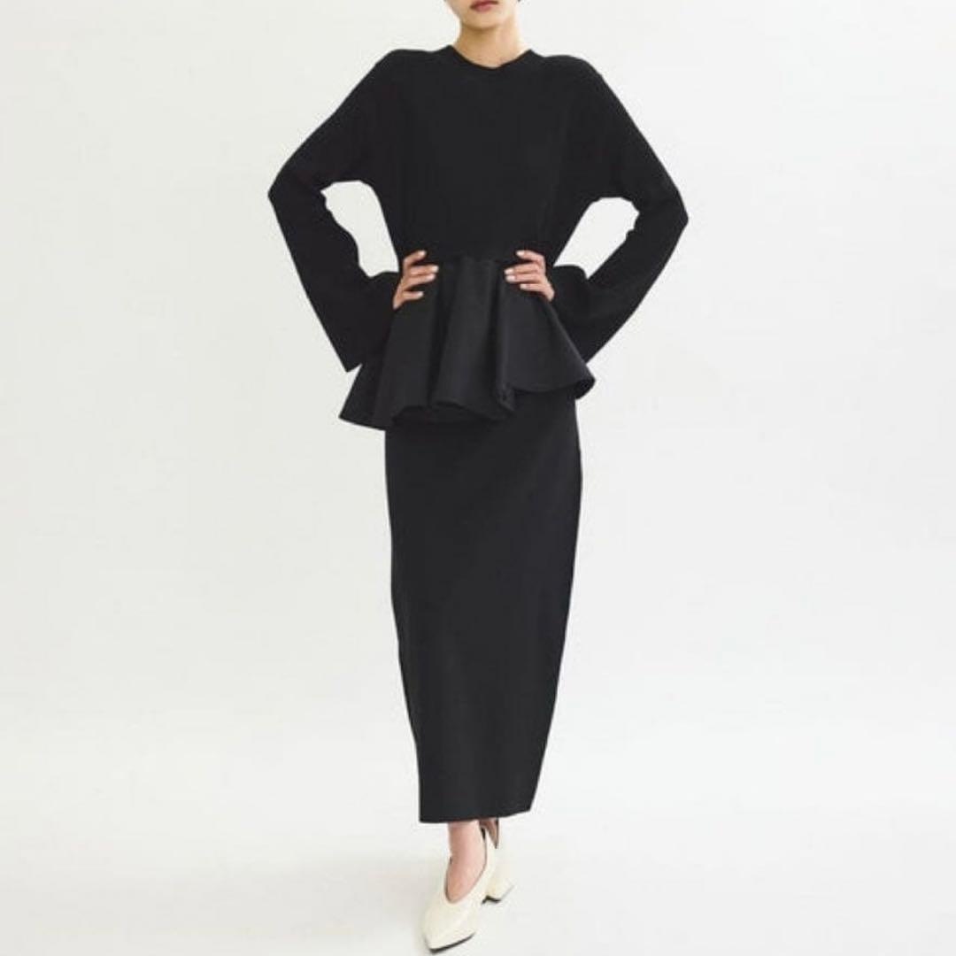 美品　ADAM ET ROPÉ FEMME ペプラムコンビニットワンピース