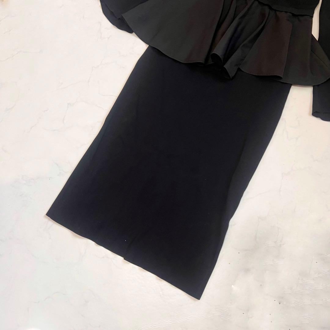 美品　ADAM ET ROPÉ FEMME ペプラムコンビニットワンピース