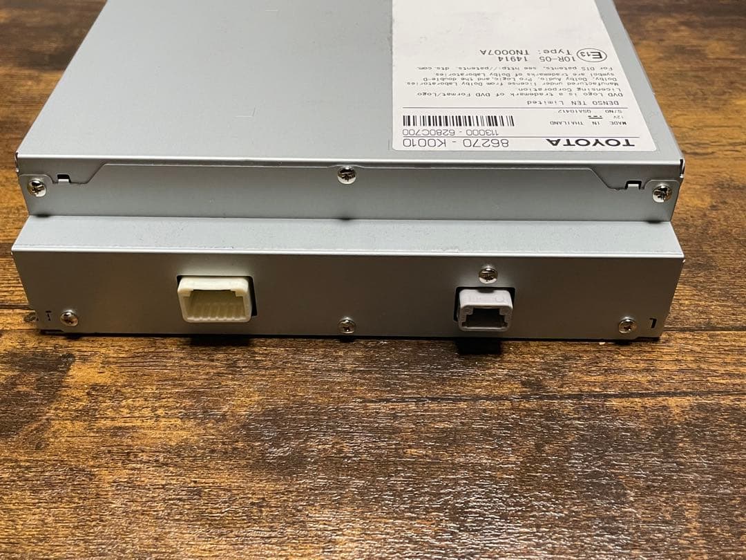 トヨタ純正DVDプレーヤー+TVnaviキット(日本電機サービス)