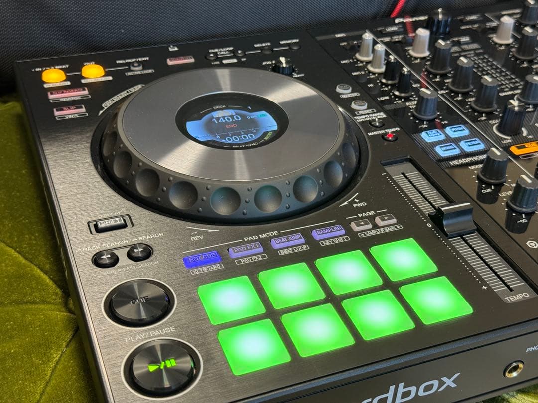 【未使用に近い】DDJ 800 Pioneer DJ 純正ケース付き