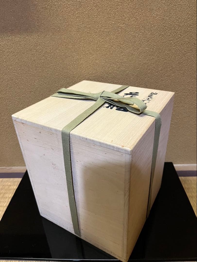 人間国宝　吉田美統　釉裏金彩　椿文　花瓶　九谷焼