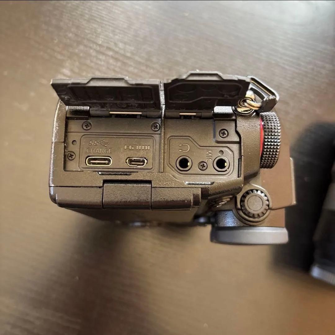 LUMIX S5 ミラーレス一眼カメラ 20-50mmレンズ付き