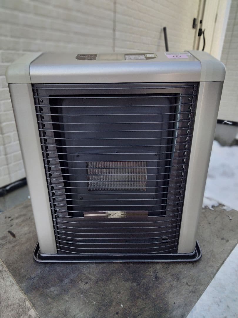 サンポットFF石油ストーブゼータス！品番「FFR‐563SX」2018年式中古品