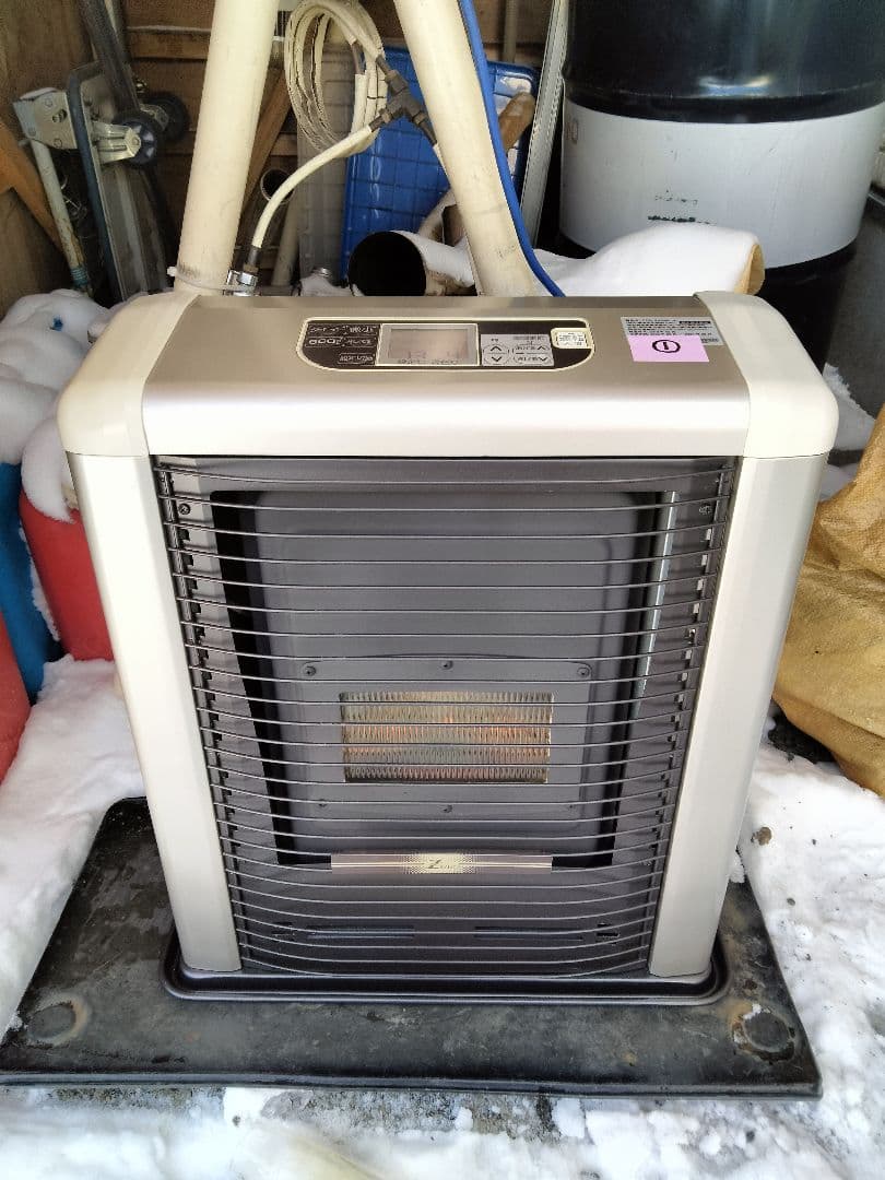 サンポットFF石油ストーブゼータス！品番「FFR‐563SX」2018年式中古品