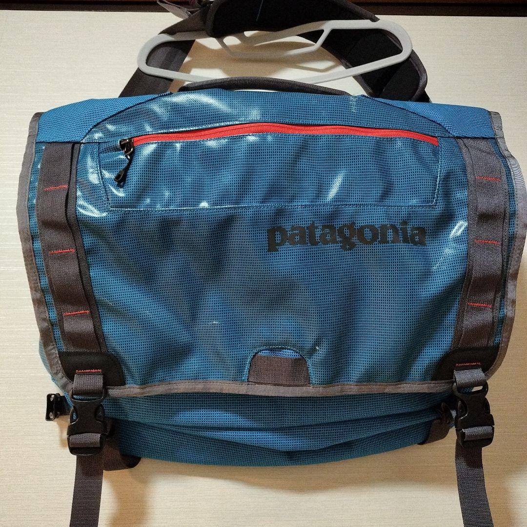 パタゴニアpatagoniaメッセンジャーバッグ ハーフマス ブラックホール