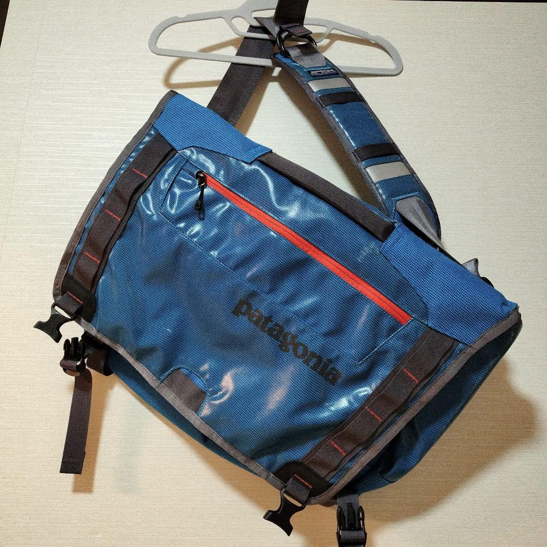 パタゴニアpatagoniaメッセンジャーバッグ ハーフマス ブラックホール
