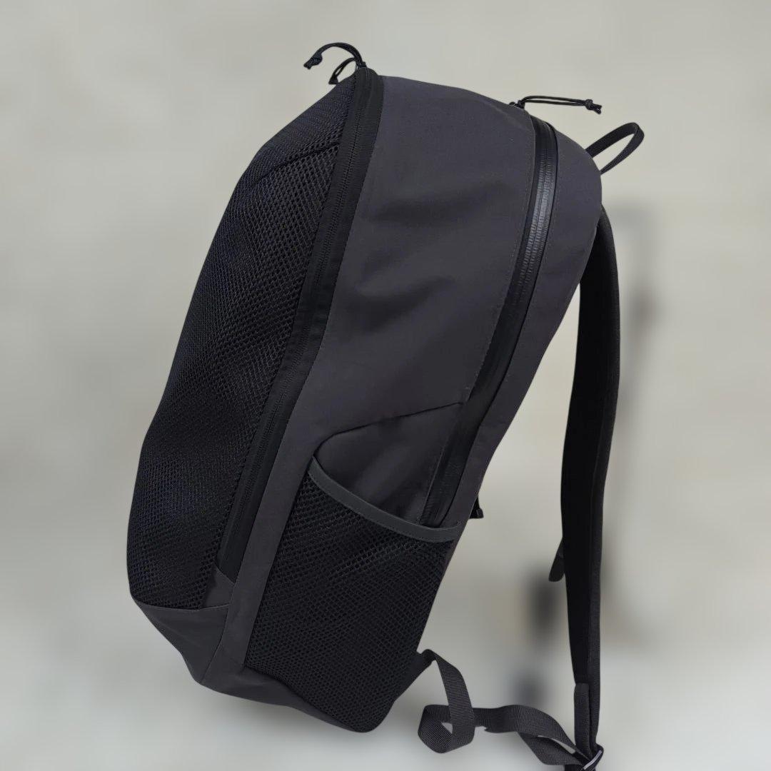 廃番極美品✨ パタゴニア プレーニング ディバイダー リュック 30L 防水 黒