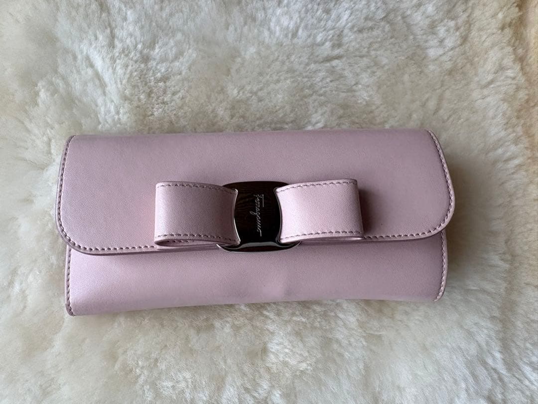極美品✨Salvatore Ferragamo ピンク長財布