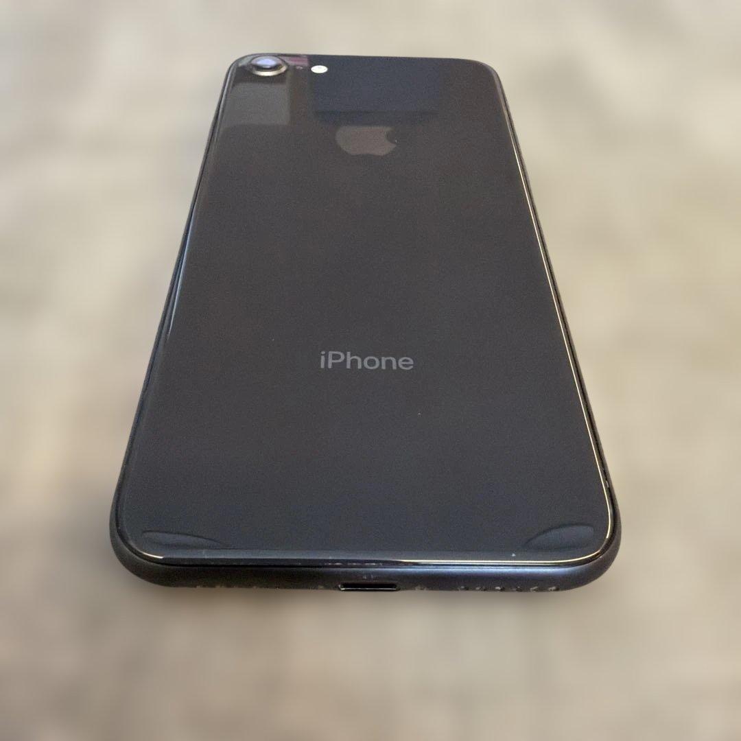 Apple iPhone 8 ブラック64G