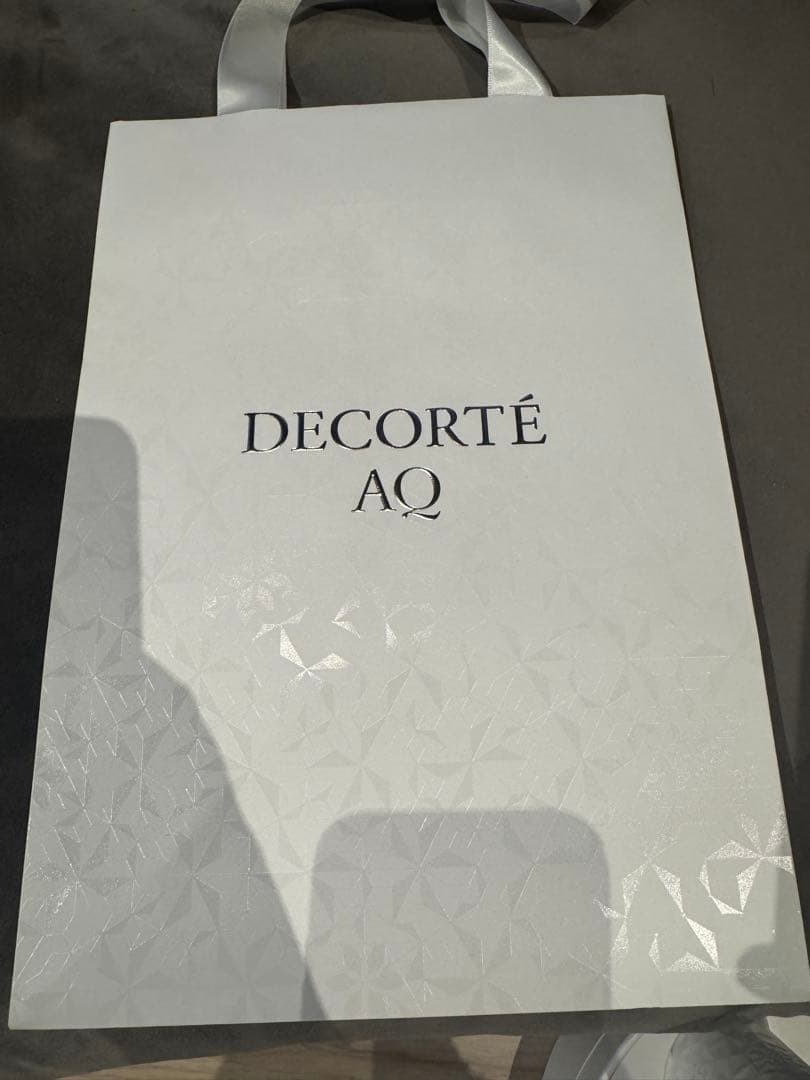 新品未使用　DECORTE AQ ラディアンスコフレⅡ