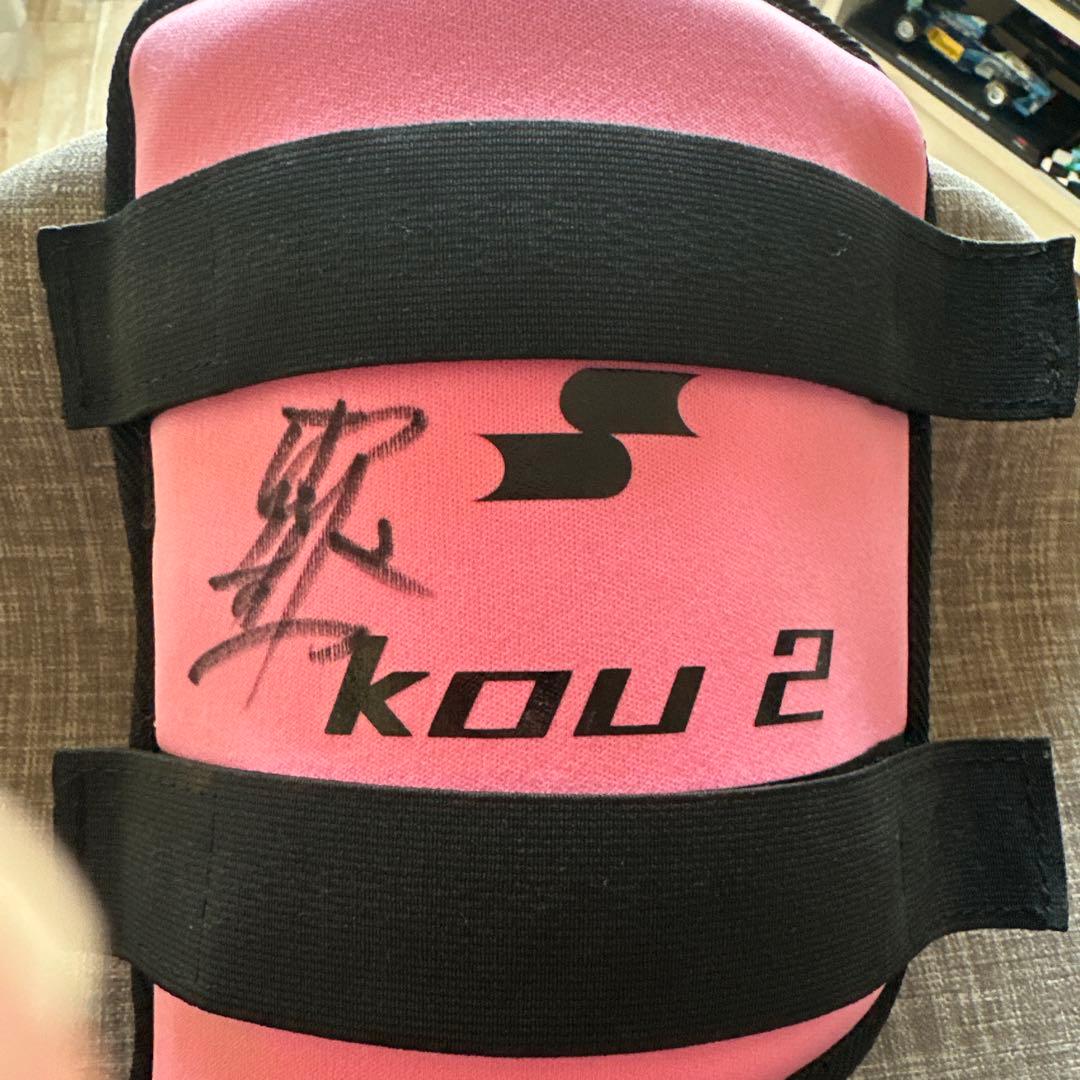 千葉ロッテ　松川虎生　フットガード