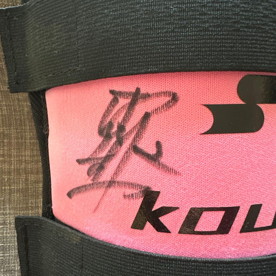 千葉ロッテ　松川虎生　フットガード