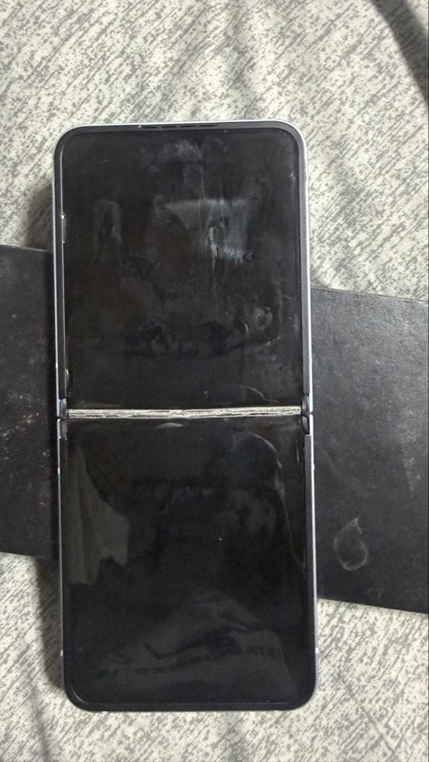 折りたたみ式スマートフォン 本体