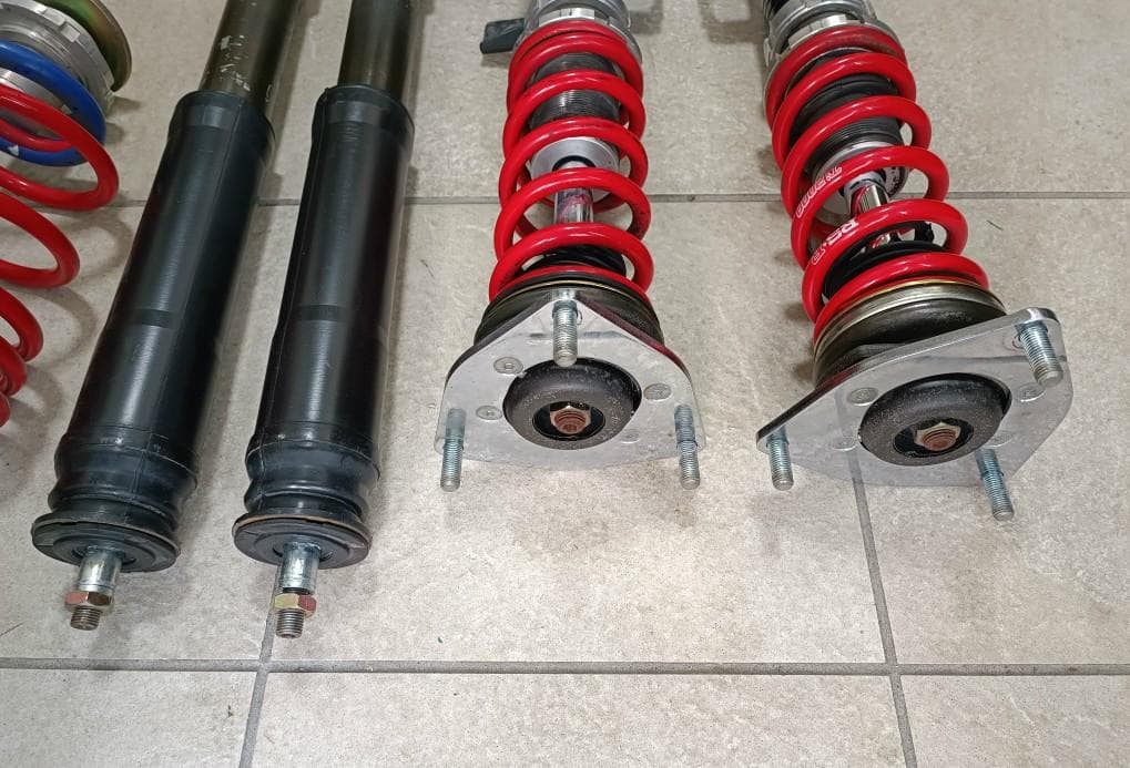 カローラルミオンNZE151N/ZRE152 プリウスα40フルタップ式車高調