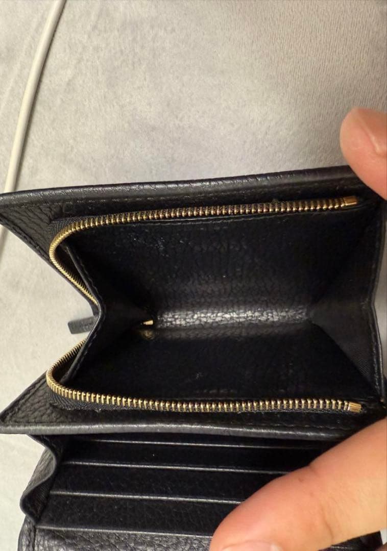 てん。 早い物勝ち!!希望価格交渉あり!! GUCCI 黒 レザー 財布