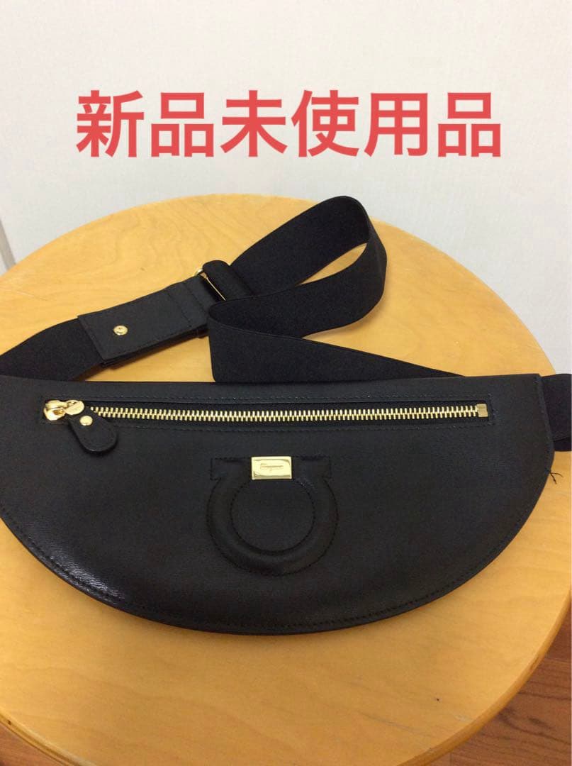 フェラガモウエストバッグ