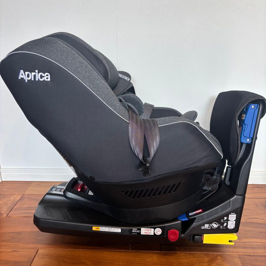 未使用級 アップリカ クルリラライト ISOFIX 回転式 新生児対応