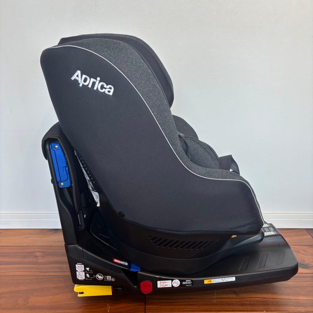 未使用級 アップリカ クルリラライト ISOFIX 回転式 新生児対応
