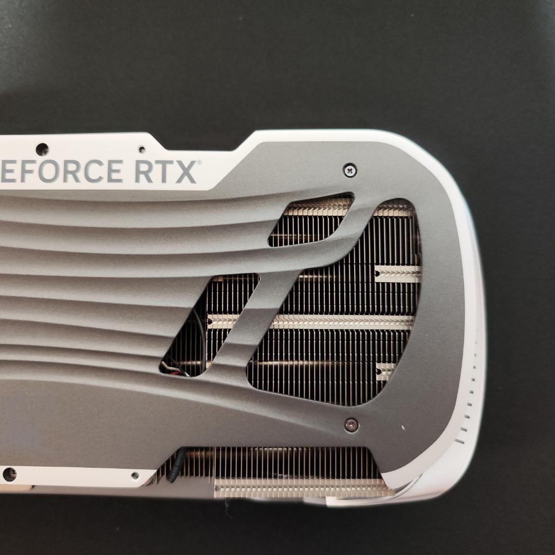 グラフィックボード・グラボ・ビデオカード GEFORCE RTX 4090 AMP EXTREME AIRO 24GB