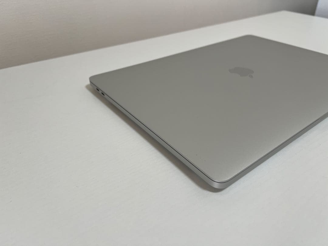 Apple MacBook Pro 2019 16インチ i7
