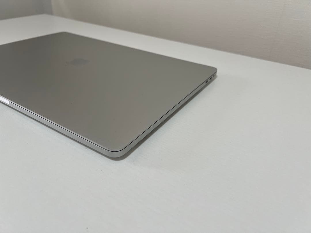 Apple MacBook Pro 2019 16インチ i7