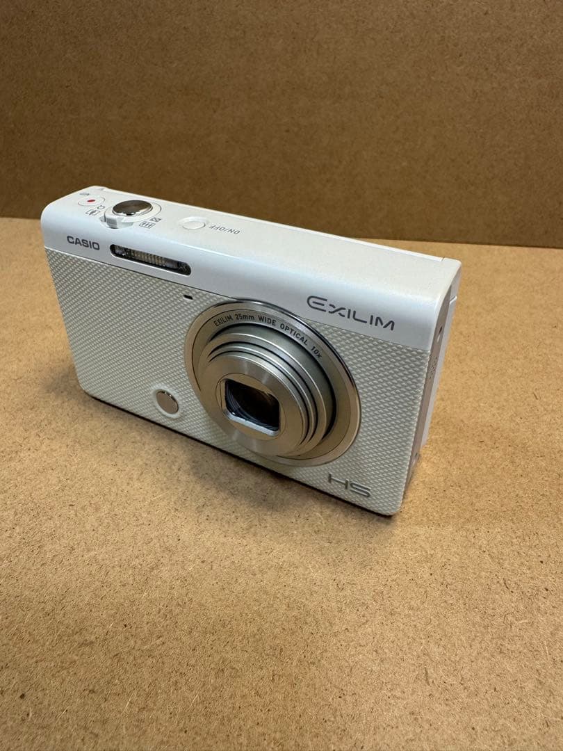 カシオ EXILIM EX-ZR50　自撮り　バッテリー2個付き（新品）