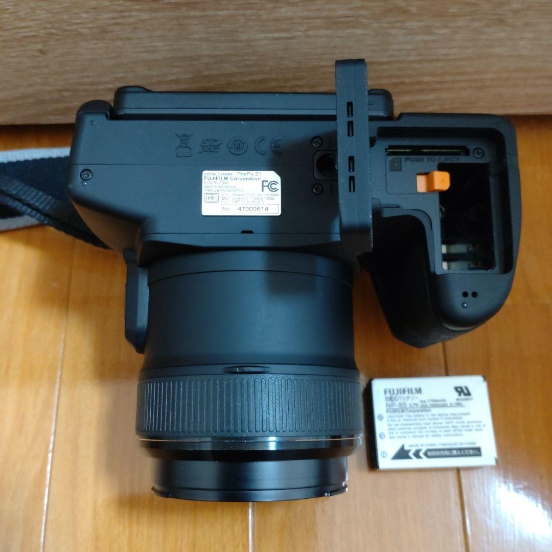 デジタルカメラ FUJIFILM FinePix S1