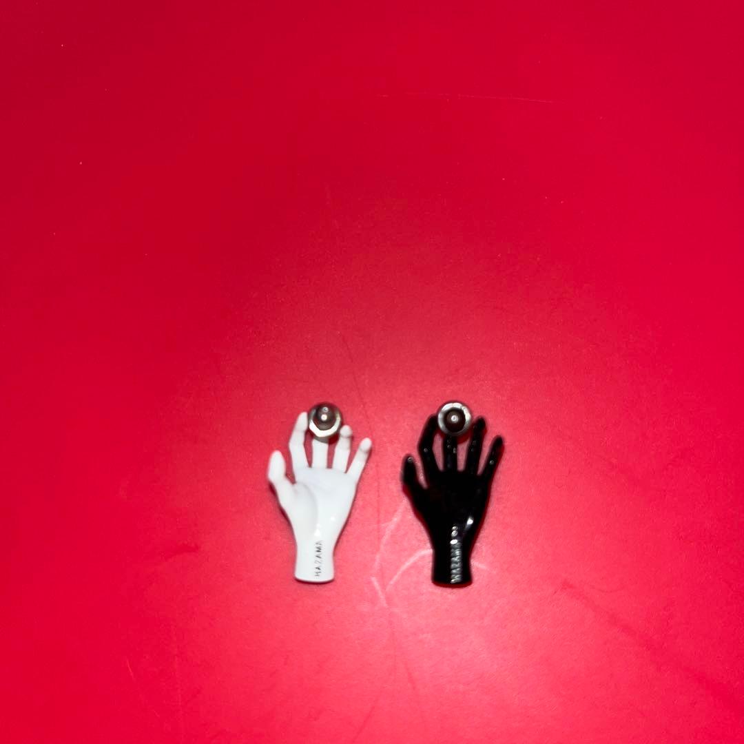 hazama 惹きずり込まれる運命のピアス　black White