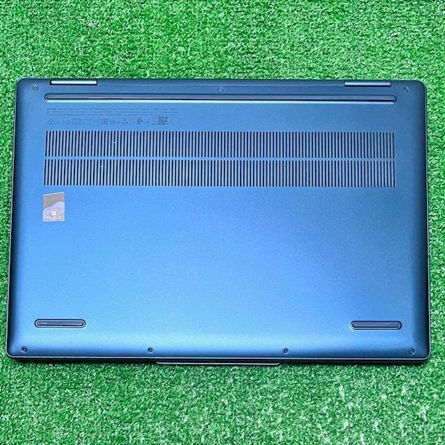 2023《ほぼ未使用》プレミアム2in1コンバーチブル！ Lenovo Yoga