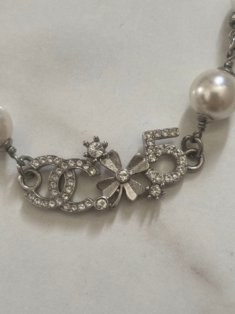 み*き様 「貴重・確実正規品・美品」CHANEL No.5シリーズパールネックレ