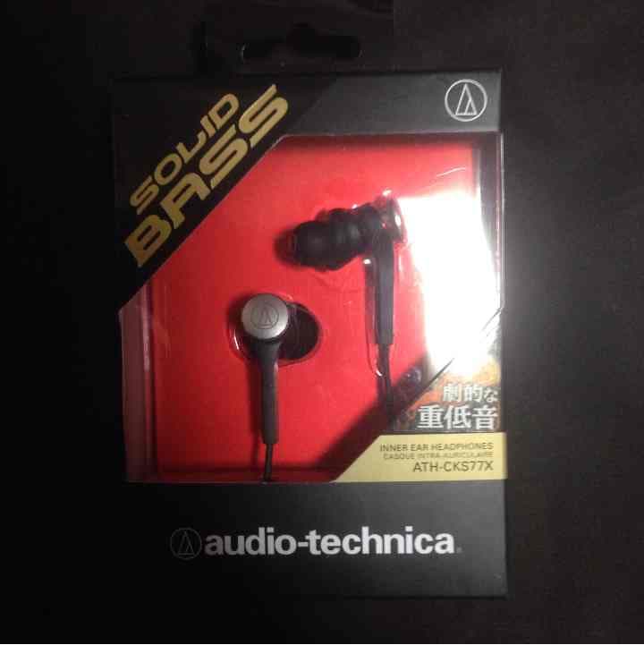 補助充電器、イヤホン、充電器の線