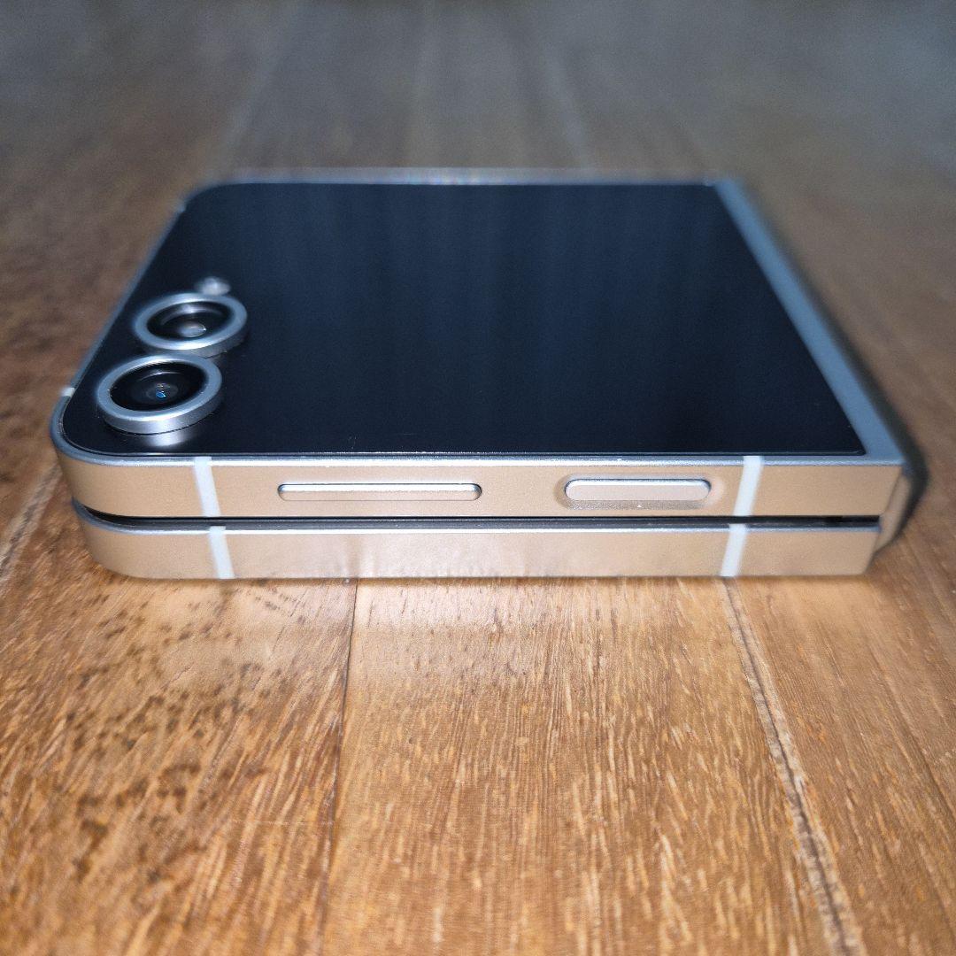 名*子様 Galaxy Z Flip6 ホワイト 国内版 SIMフリー