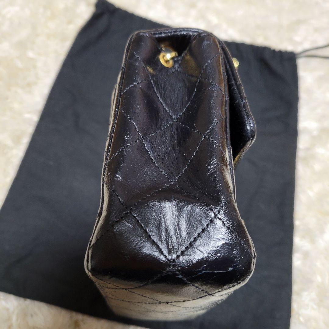 CHANEL ミニマトラッセ　ブラック レザーショルダーバッグ